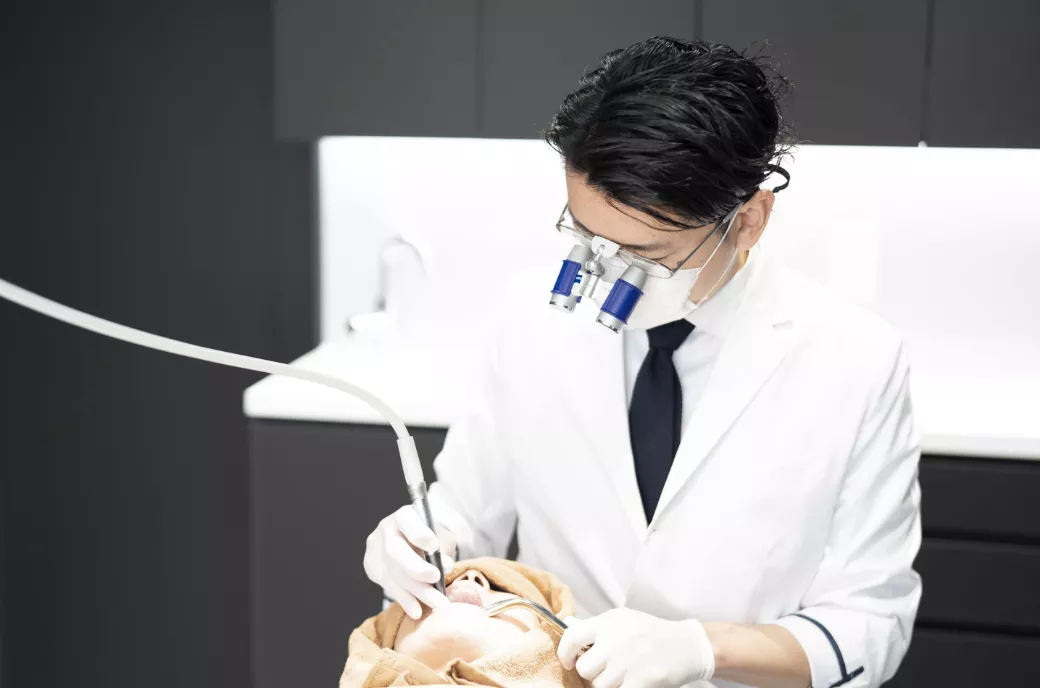 歯の形を自然に見せるための微調整