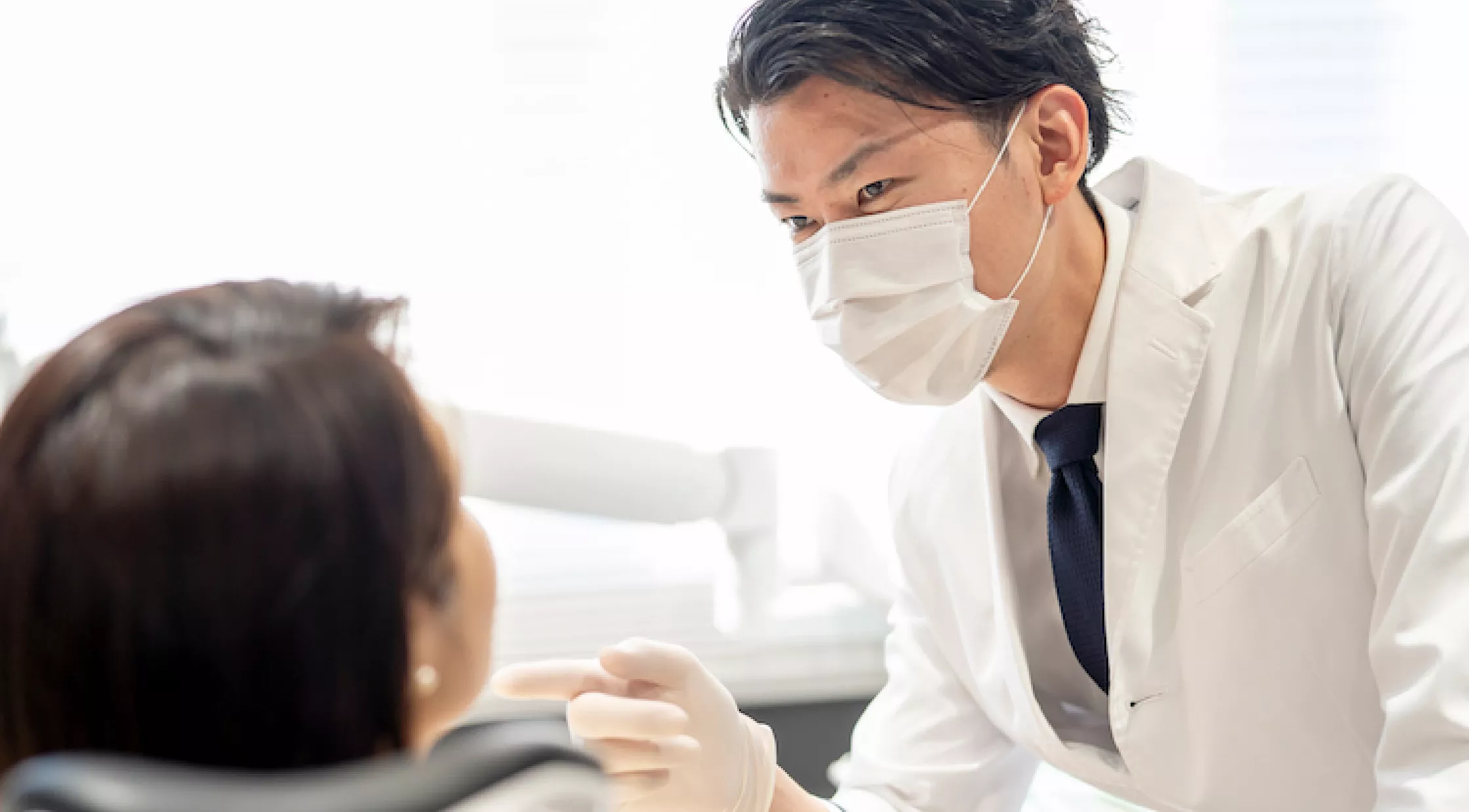 既製品を使用した「韓国系のベニア」とは一線を画す仕上がりへ